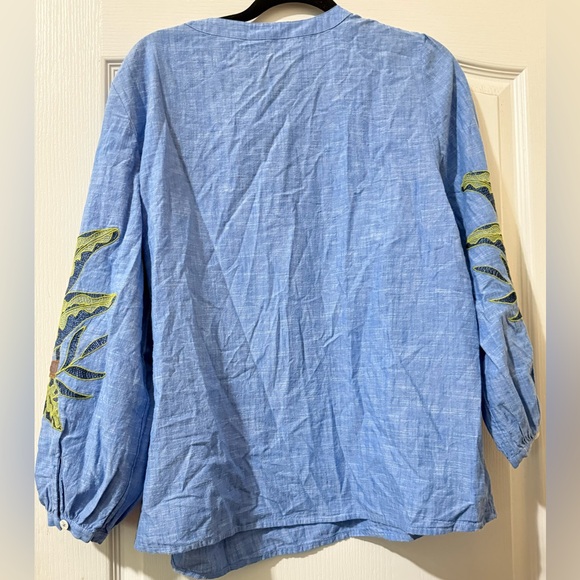 Chico’s Cotton Blouse with parrot Blue Embroidered Women's Top - Picture 2 of 3